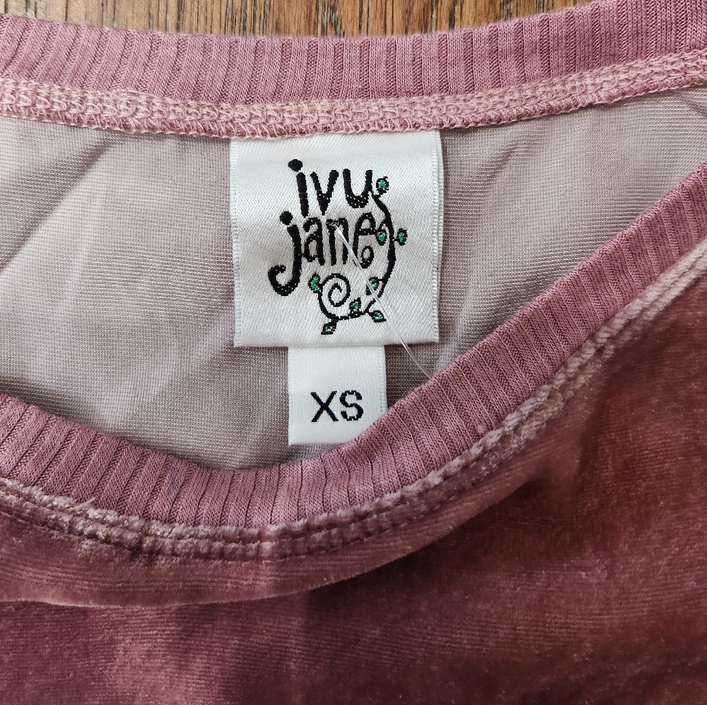Ivy Jane Lori crushed velvet oversized silk blend top, Size XS, in mauve color - Picture 4 of 7